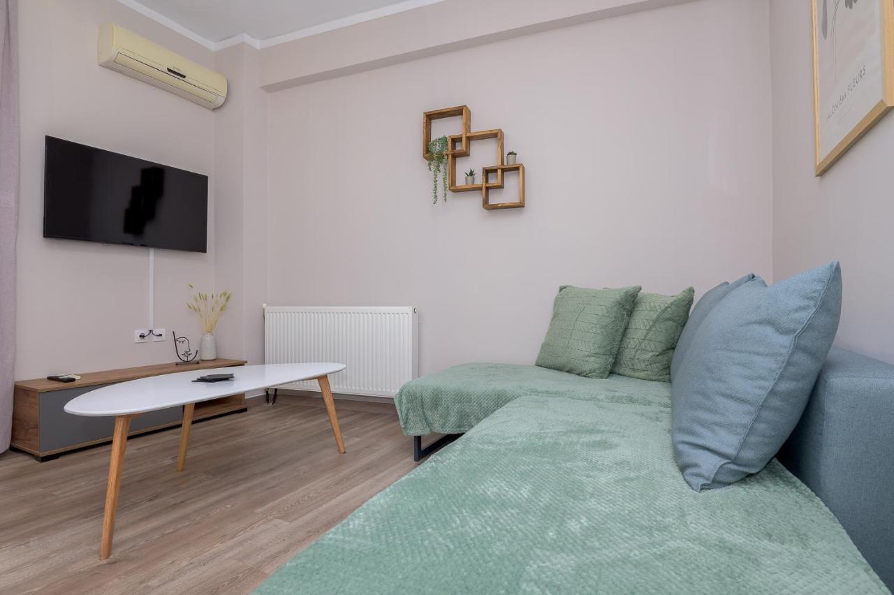 Deluxe Central 2 Bdr Apartment Alexandroupoli Exterior photo