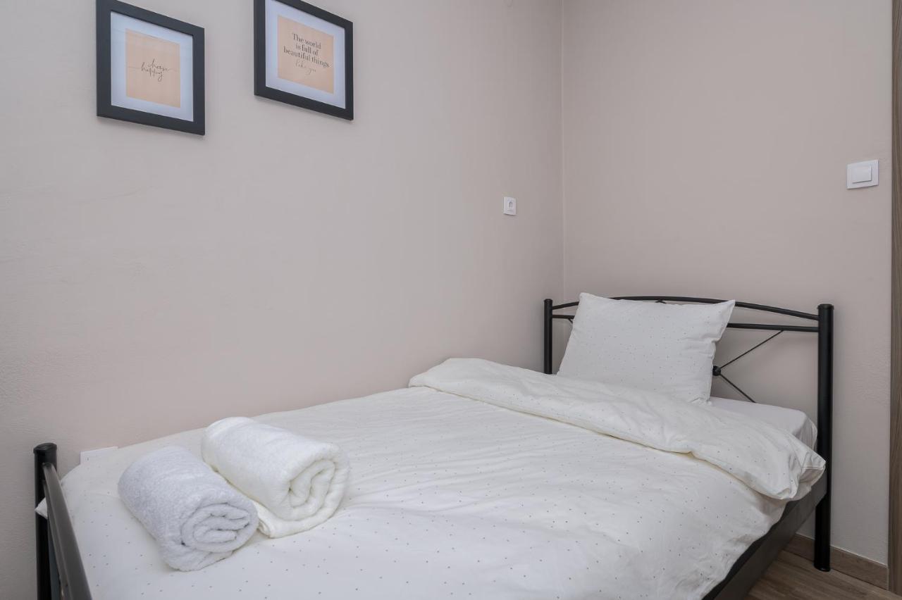 Deluxe Central 2 Bdr Apartment Alexandroupoli Exterior photo
